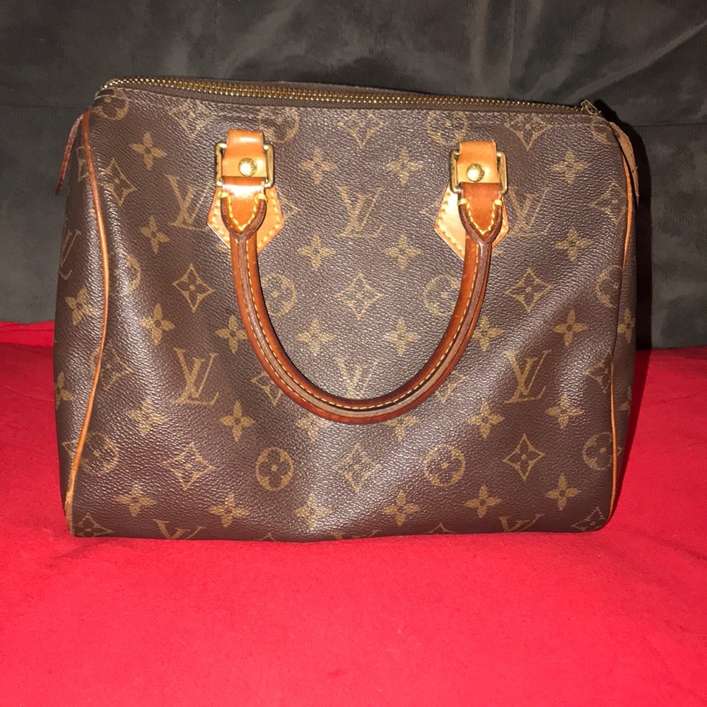Authentic Louis Vuitton speedy 25
